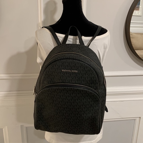 Michael Kors Large Jet Set Signature Logo Travel Backpack EUC - Picture 9 of 17